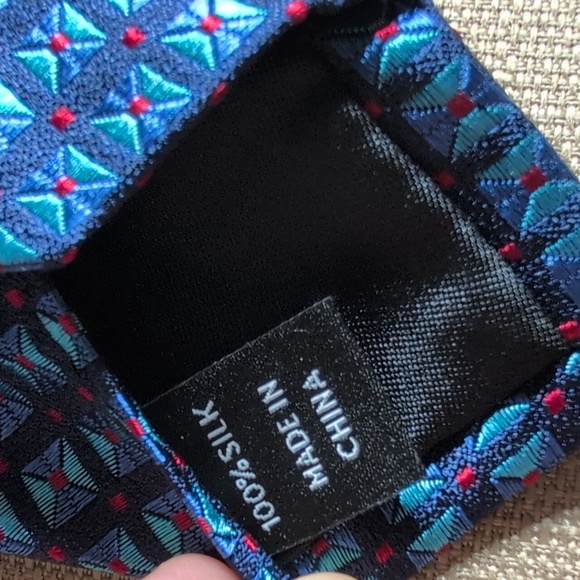 Paul Fredrick Tie 100% Silk - Picture 4 of 4